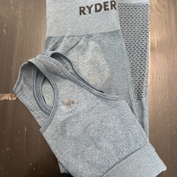 Ryderwear gym leggings and sports bra - Picture 3 of 3